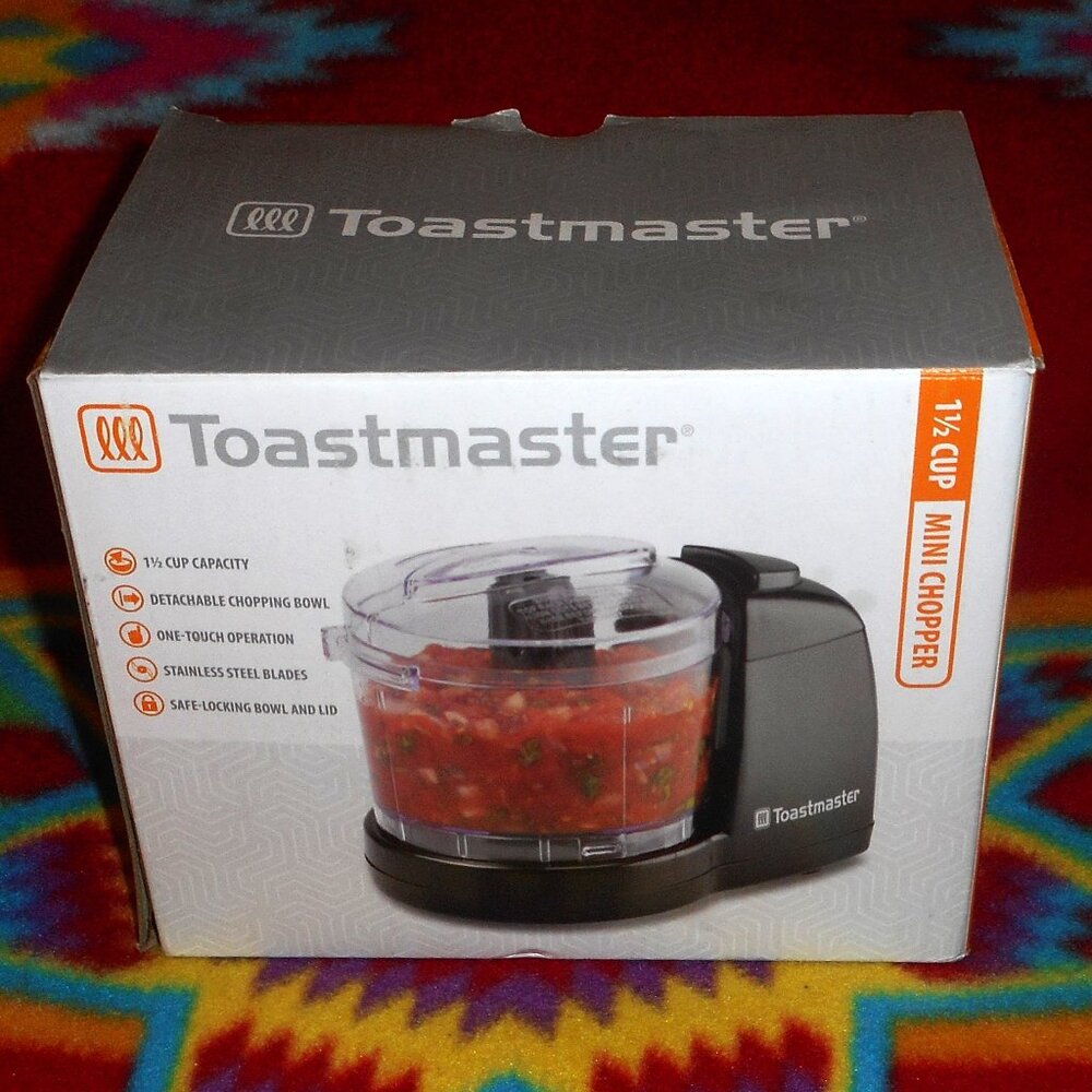 Toastmaster 1½ Cup Capacity Mini Chopper Blender #TM-67MC *New in Open Box!